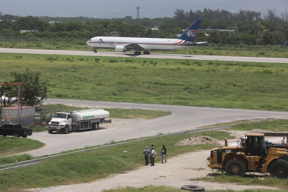 Κρίση στην Αϊτή: Το αεροδρόμιο της Πορτ-ο-Πρενς ανοίγει ξανά για εμπορικά αεροσκάφη