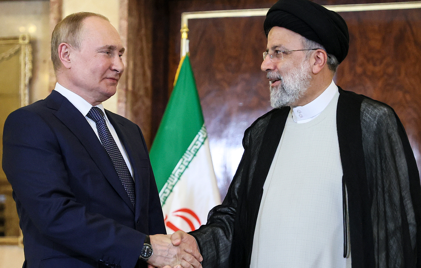 Ο Πούτιν αποτίει φόρο τιμής στον «πρόεδρο του Ιράν και πραγματικό φίλο» της Μόσχας