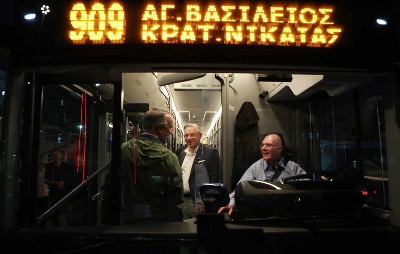 Χρήστος Σταϊκούρας: Στους δρόμους της Αθήνας τα νέα ηλεκτρικά λεωφορεία