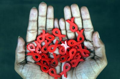 Προβληματισμός για τα Κέντρα Αναφοράς για το AIDS