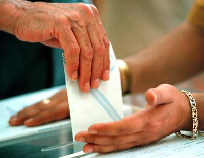 Επτά δημοψηφίσματα έχουν διεξαχθεί από συστάσεως του ελληνικού κράτους