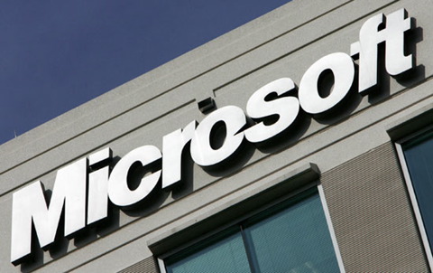Τρία Surface smartphones ετοιμάζει η Microsoft για το 2017