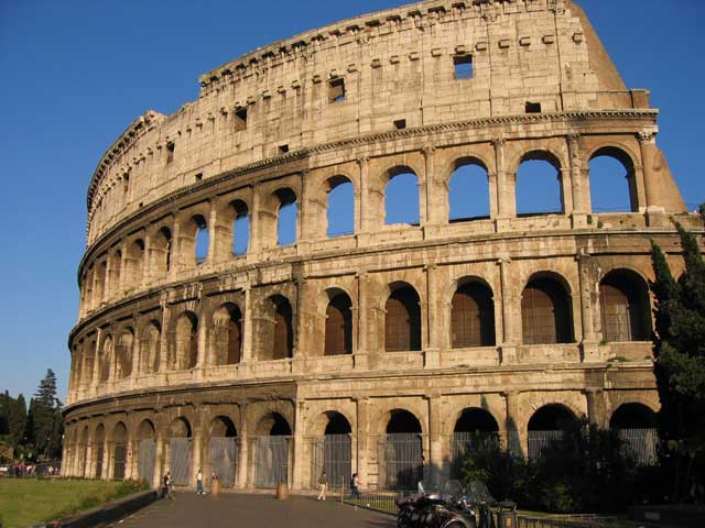 H Ρώμη βάζει τουριστικό φόρο στους επισκέπτες της