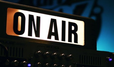 On air ο ραδιοσταθμός «Στο Κόκκινο» στο Ρέθυμνο