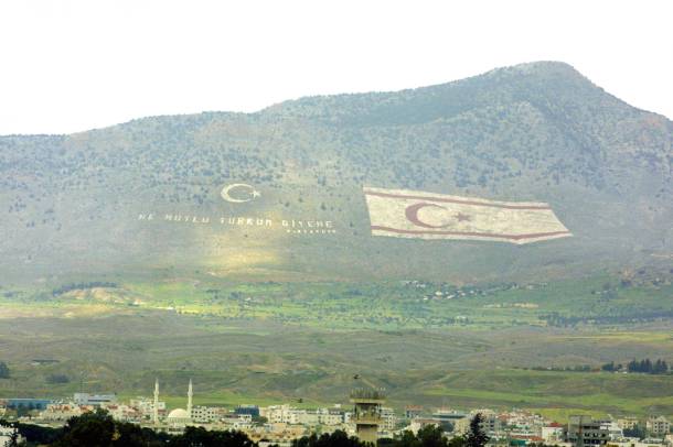 «Ελπιδοφόρα μηνύματα για το Κυπριακό» από σύμβουλο του Ερντογάν