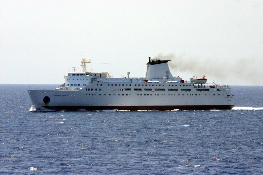 Μηχανική βλάβη στο πλοίο «Εuropean Express»