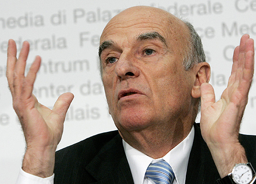 Παραιτείται τον Οκτώβριο ο Ελβετός υπουργός Οικονομικών