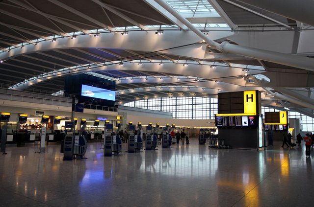 Νέα «οδύσσεια» στα βρετανικά αεροδρόμια
