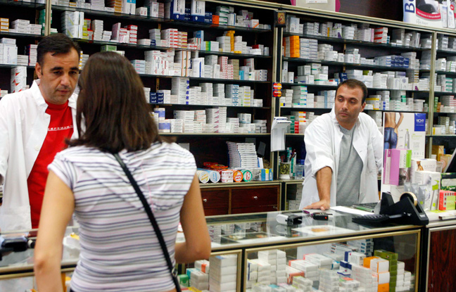 Συμφωνία υπουργείου Υγείας-τρόικας για το ωράριο των φαρμακείων