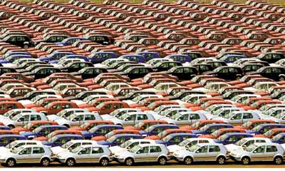 «Χειρόφρενο» στις πωλήσεις αυτοκινήτων στην ΕΕ