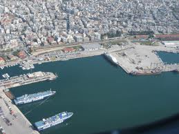 Στα κάγκελα οι εργαζόμενοι στο λιμάνι Θεσσαλονίκης