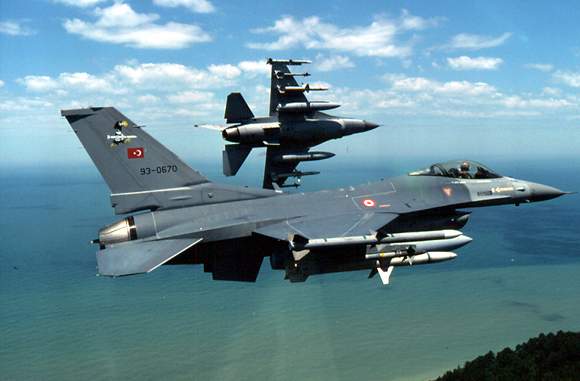 Στους Φούρνους έφτασε σχηματισμός Τουρκικών F-16