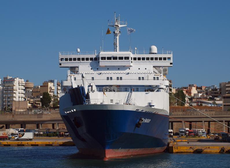 Μηχανική βλάβη καθήλωσε πλοίο στο Ηράκλειο