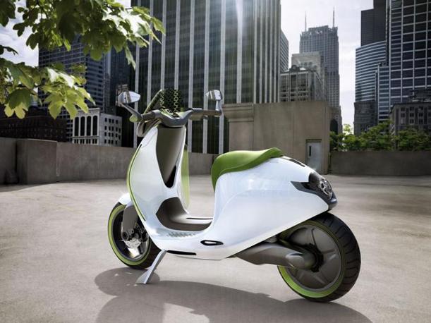 Το e-scooter της Mercedes είναι γεγονός