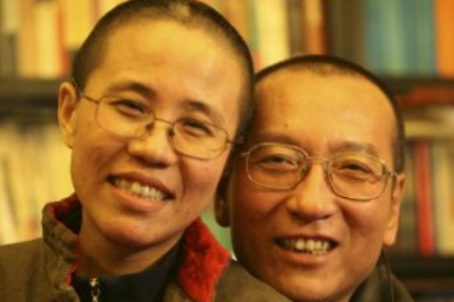 Η σύζυγος του Κινέζου θα παραλάβει το βραβείο Νόμπελ