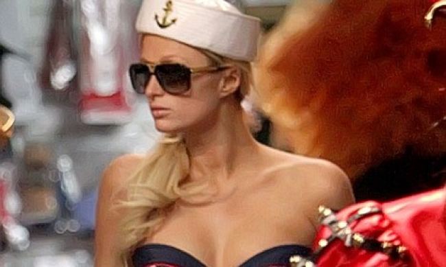 Η Paris Hilton και οι αποκριάτικες στολές