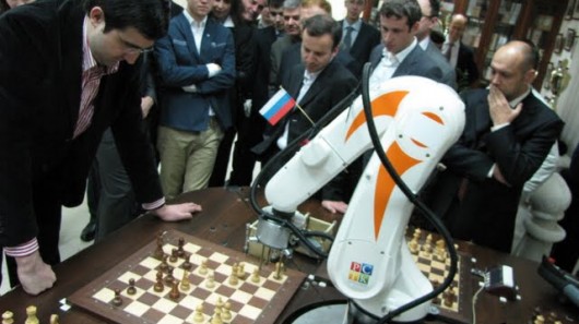 Σκακιστής &#8211; ρομπότ παίζει ασταμάτητα για τρία χρόνια