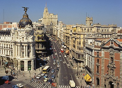 Οι ισπανικές αναταράξεις έφεραν την Κομισιόν στη Μαδρίτη