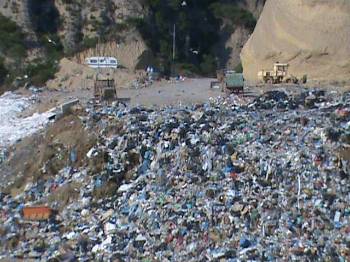 Πάνω από 3.000 τόνοι σκουπιδιών στους δρόμους της Πάτρας