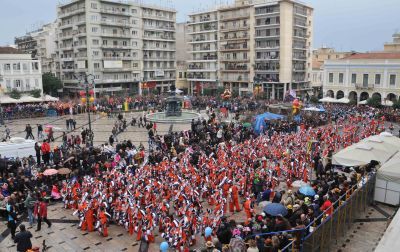 Χιλιάδες μικροί καρναβαλιστές στους δρόμους της Πάτρας