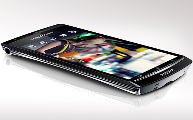 Sony Ericsson κινητά με Facebook