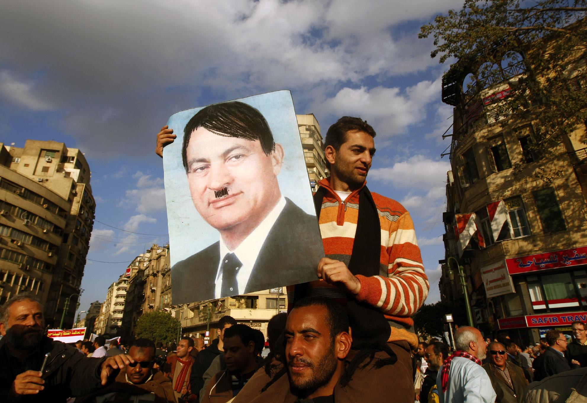 Ισόβια κάθειρξη για 230 ακτιβιστές κατά του Μουμπάρακ