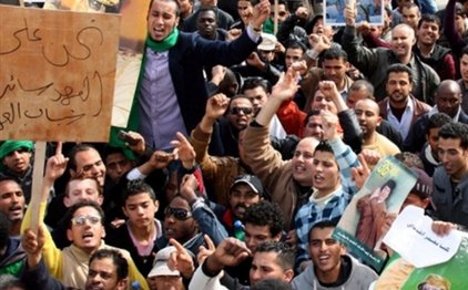 Στους 5.000 οι Τυνήσιοι που πέρασαν τα σύνορα