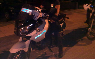Παρέσυρε αστυνομικό που επιχείρησε να του κάνει έλεγχο στα Τρίκαλα