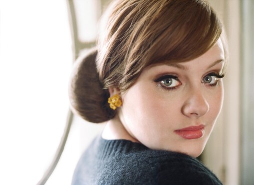 «Σάρωσε» η Adele στα βρετανικά charts