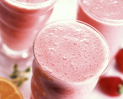 Φτιάξτε ροζ milkshake καρύδας