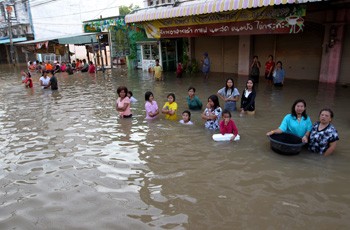 Αυξάνονται οι νεκροί από τις πλημμύρες στην Ταϊλάνδη