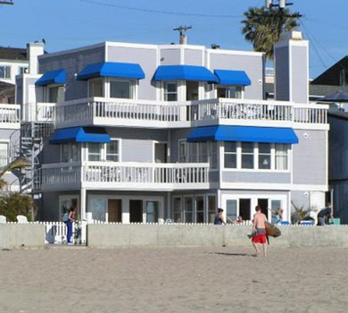 Πωλείται το σπίτι του «Beverly Hills 90210»
