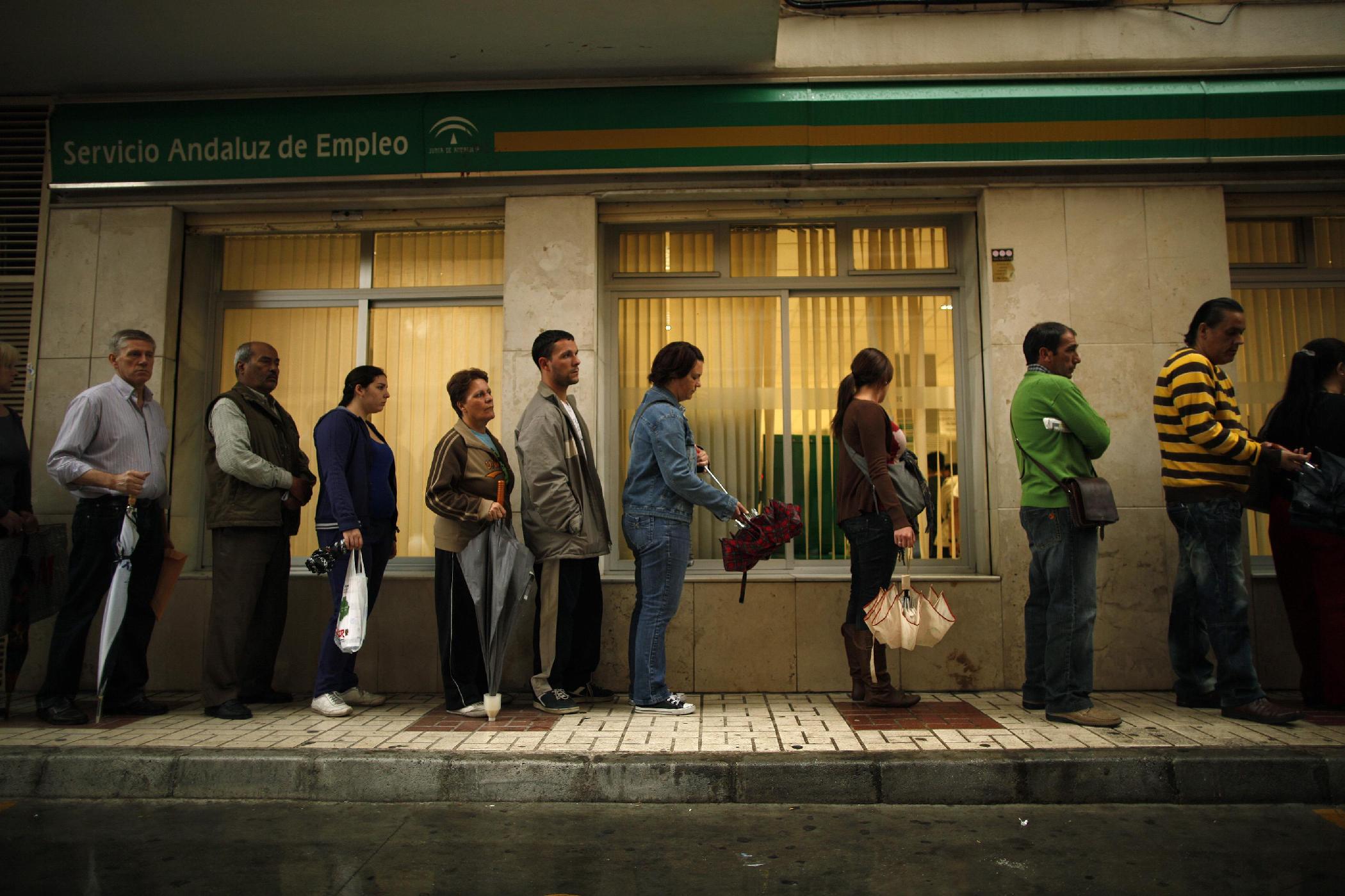 Στο «κόκκινο» η ανεργία στην Ισπανία