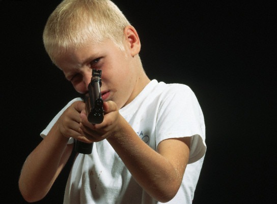 Πεντάχρονος πυροβόλησε τον τετράχρονο φίλο του