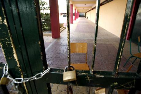 Οργή για το «λουκέτο» σε σχολείο της Μυτιλήνης