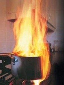 Φωτιά από μαγειρικό σκεύος