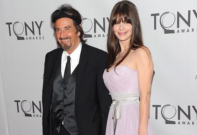 Γιατί μοιράζει χαμόγελα ο Al Pacino;
