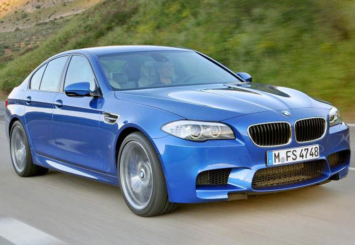 Η νέα BMW M5 με 300 χλμ/ώρα στην Autobahn