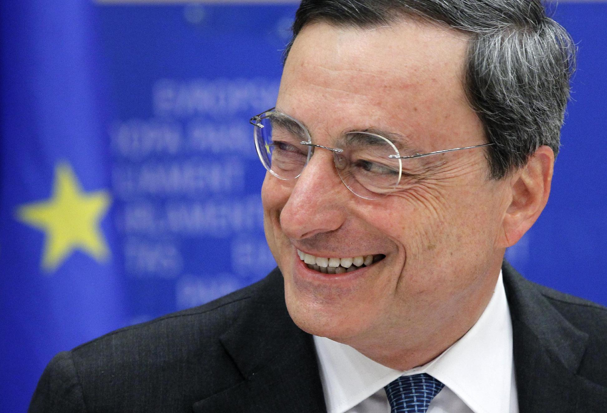 Δεν απαντά ο Ντράγκι για το κούρεμα ομολόγων της ΕΚΤ