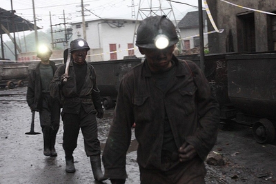 Νεκροί και εγκλωβισμένοι σε τέσσερα ορυχεία της Κίνας