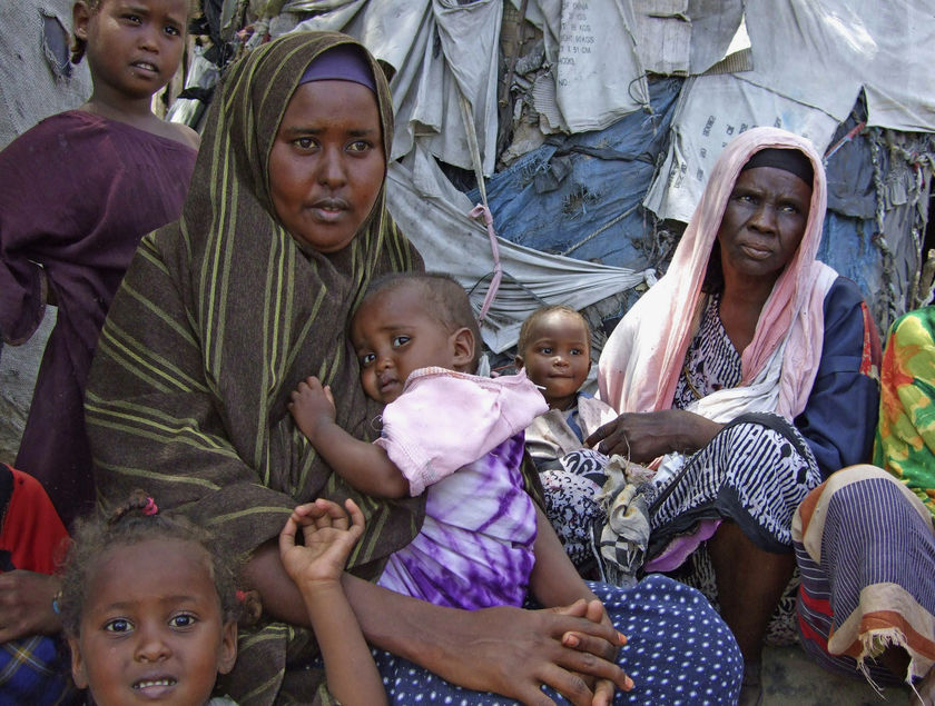 Σομαλοί πρόσφυγες αναζητούν καταφύγιο στην Κένυα