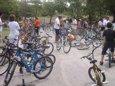 Ποδηλάτες και πεζοπόροι ενώνουν τις δυνάμεις τους