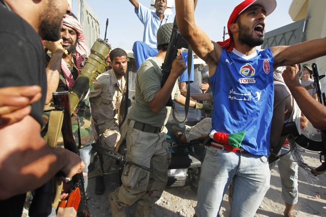 Σχεδιάζουν εφόδους οι αντάρτες στη Λιβύη