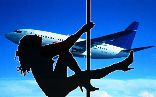 «Άτακτη» επιβάτης έκανε μεθυσμένη στριπτίζ εν ώρα πτήσης
