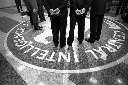 Στενή συνεργασία με τον Καντάφι είχαν CIA και MI6