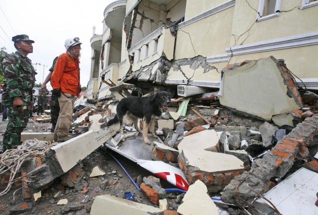 Τουλάχιστον δύο νεκροί από το σεισμό στη Σουμάτρα