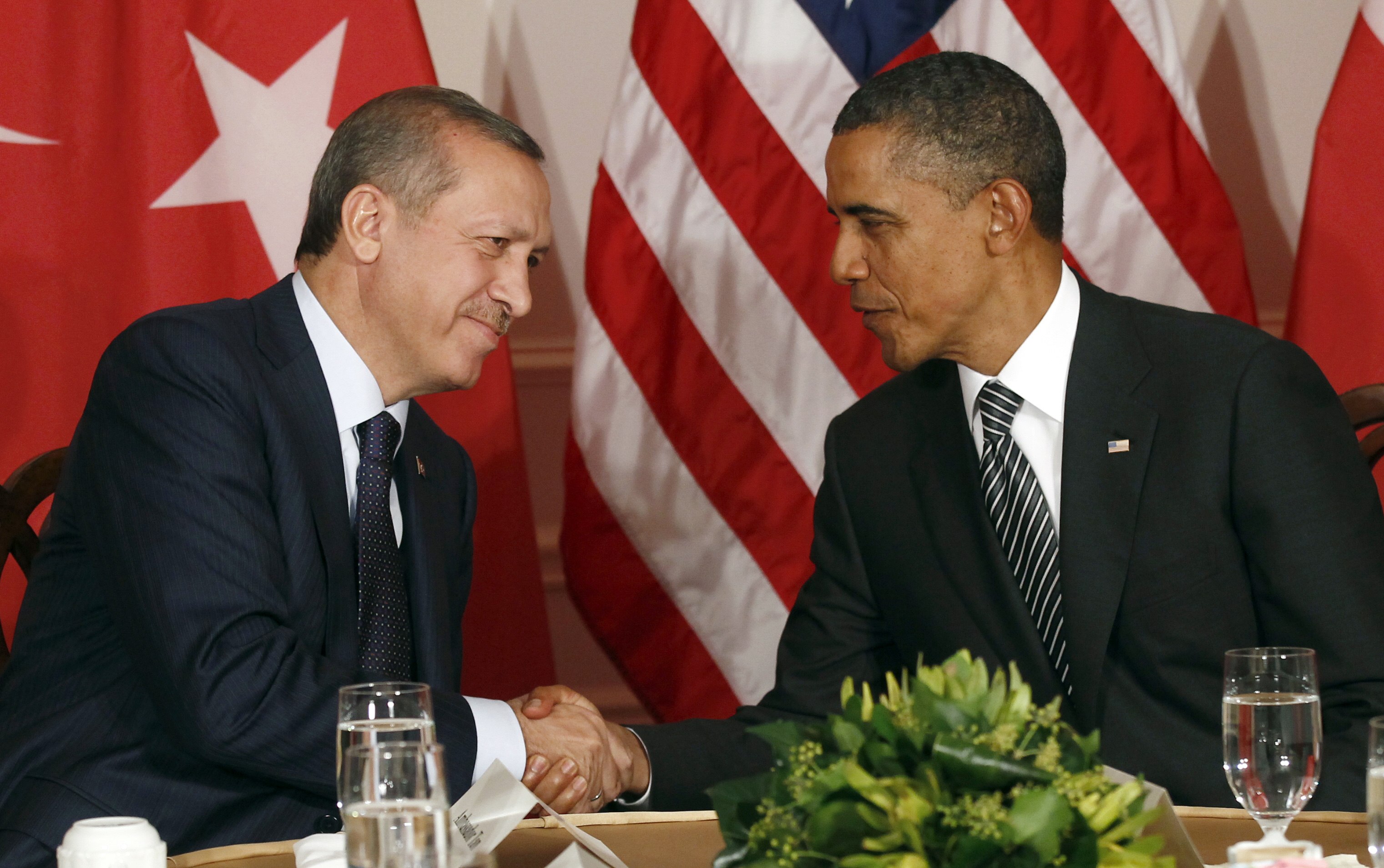 Για ενίσχυση της συνεργασίας κατά του ISIS δεσμεύθηκαν Ομπάμα και Ερντογάν