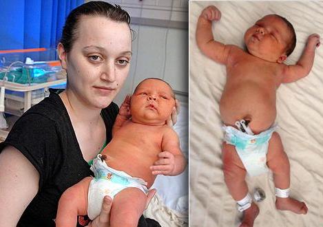Γέννησε μωρό 6,2 κιλών με φυσιολογικό τοκετό
