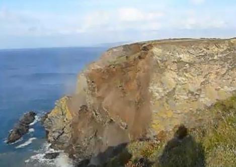 Εντυπωσιακό βίντεο με πτώση βράχων λόγω διάβρωσης