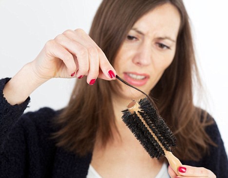 Πώς θα αποφύγετε την ψαλίδα στα μαλλιά